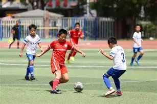 劳塔罗与图,拉姆健身房,合影,世界杯投注,2026世界杯,足球博彩,赔率分析,赛事动态