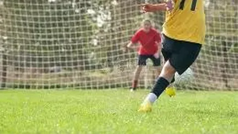 巴萨成功续约什琴斯尼，球员心情愉悦，经纪人公布喜讯