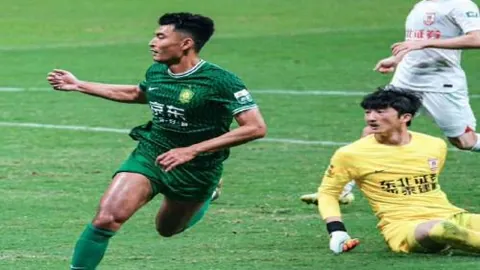 李铁：足球人生，从坚毅到贪婪，揭秘黑白两极